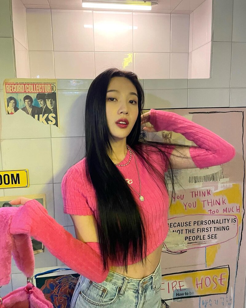 220301 Red Velvet Joy Instagram Update | kpopping