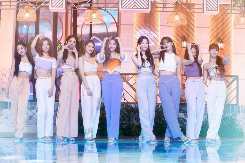 220703 fromis_9 - 'Stay This Way' at Inkigayo documents 11