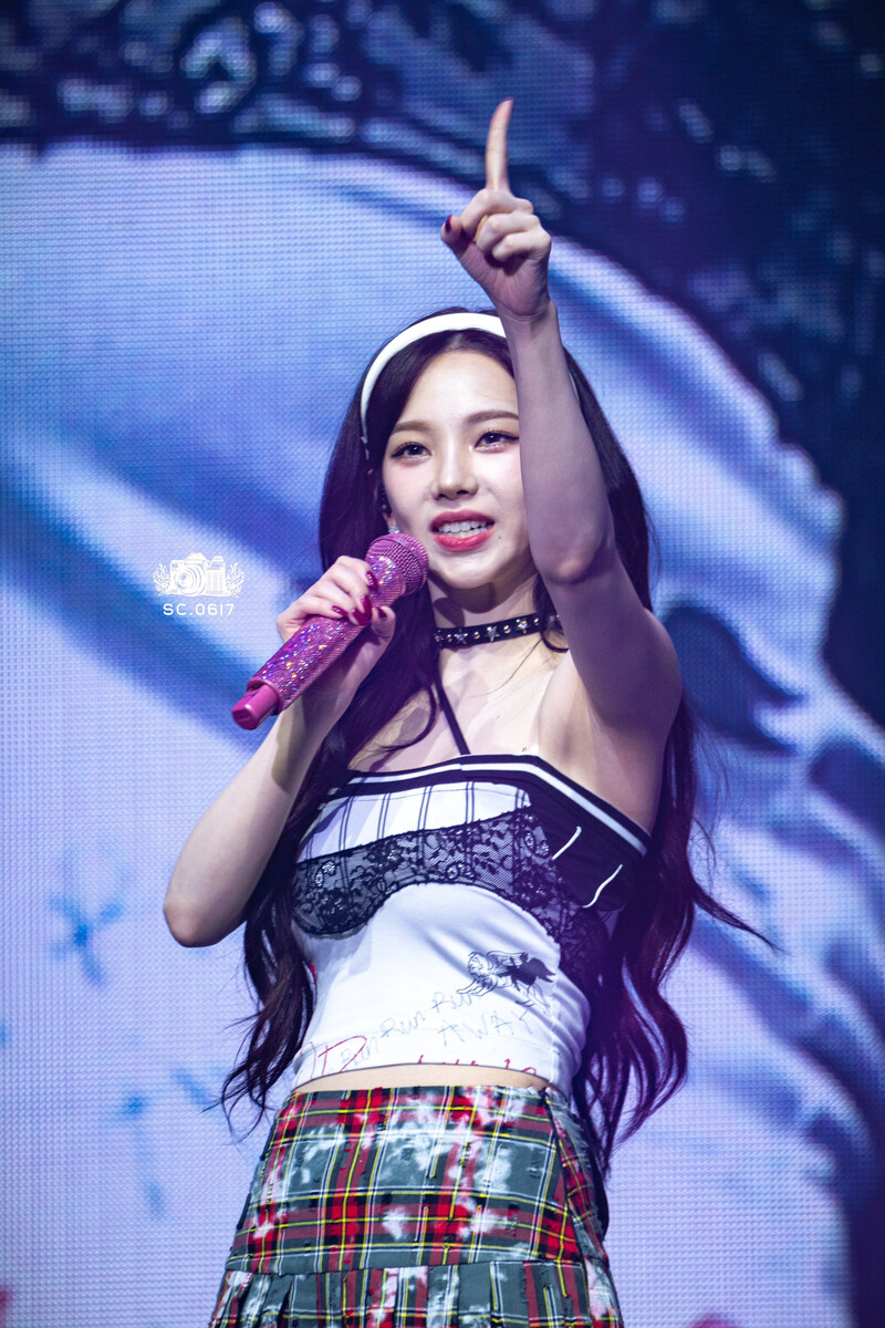 240922 aespa Karina - ‘SYNK : Parallel Line’ Tour in Macau Day 2 documents 4