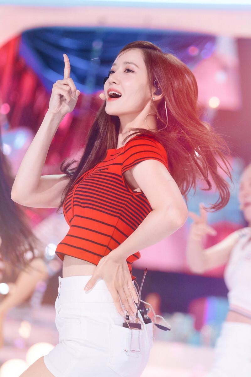 220821 Girls' Generation Yoona - 'FOREVER 1' at Inkigayo documents 28