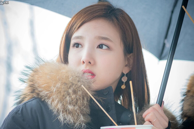 Nayeon_Cleaner CzH6I9PUkAAJ0eW  20161207.jpg