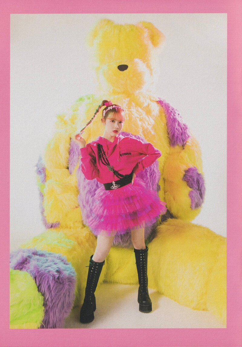 STAYC - 4th Single Album 'Teddy Bear' [SCANS] documents 15