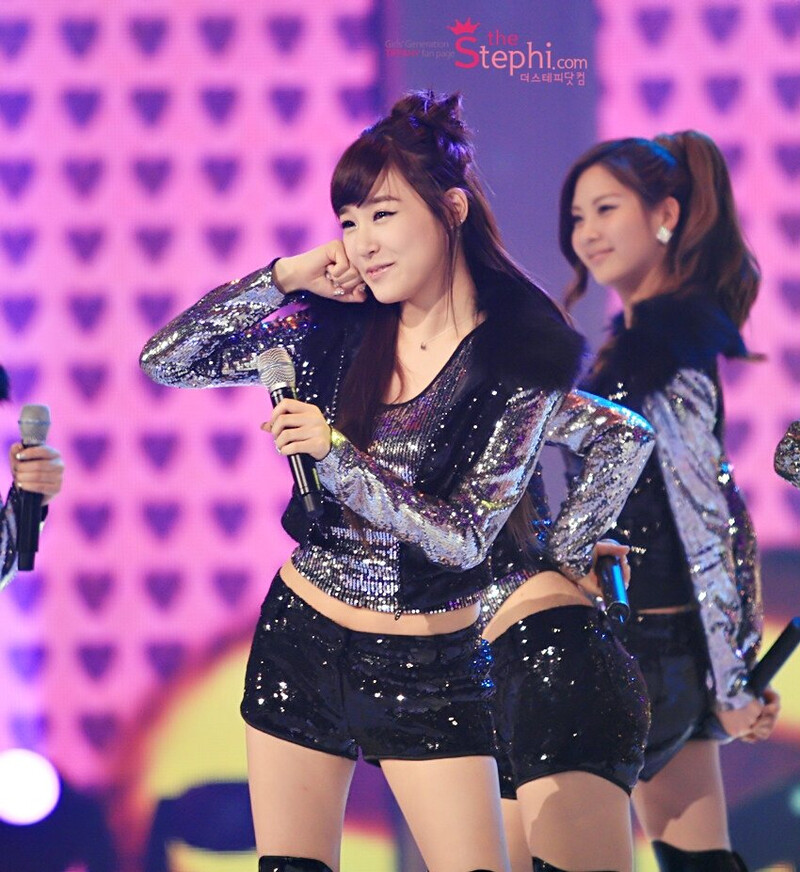 101230 Girls' Generation Tiffany at KBS Gayo Daechukje documents 13