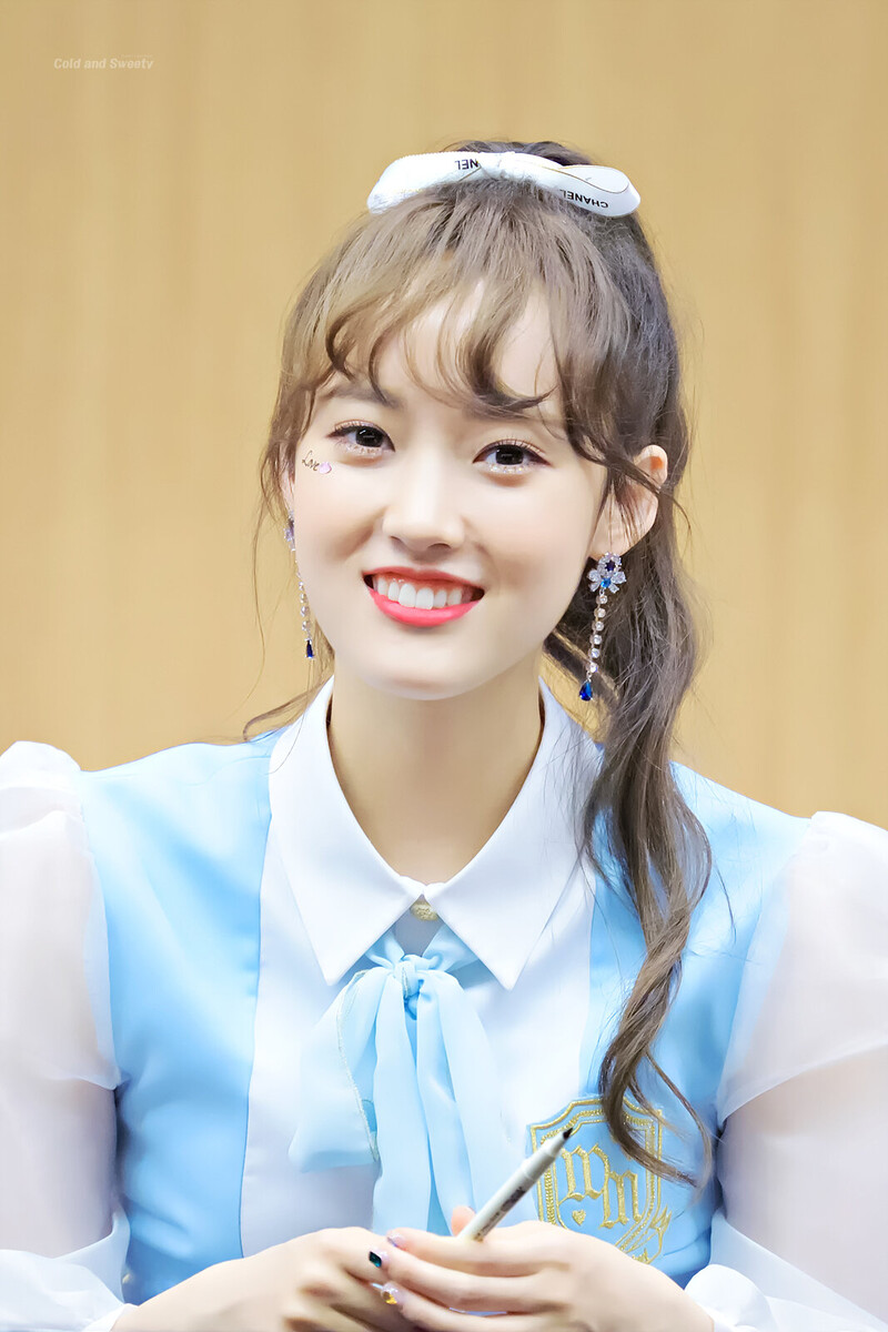 190519 Weki Meki Sei at LOCK END LOL Fansign documents 1