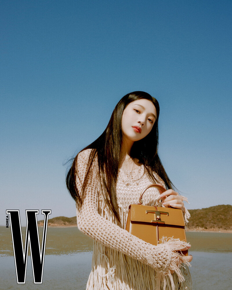 220406 Red Velvet Joy for W Korea x TOD's SS 2022 Collection documents 4