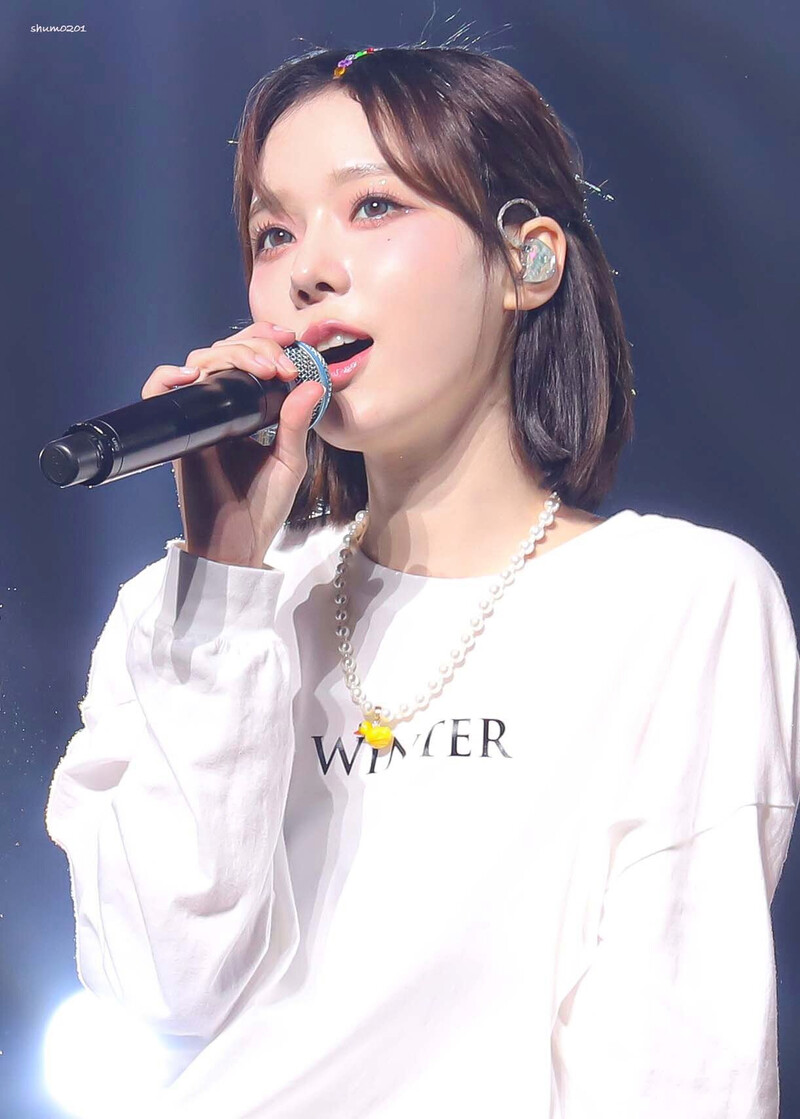 230318 aespa Winter - 1st Concert 'SYNK : HYPER LINE' in Osaka Day 3 documents 1