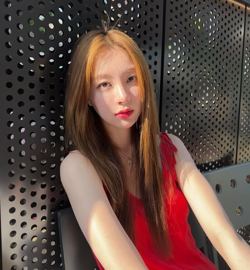 230619 YIYEON INSTAGRAM UPDATE documents 3