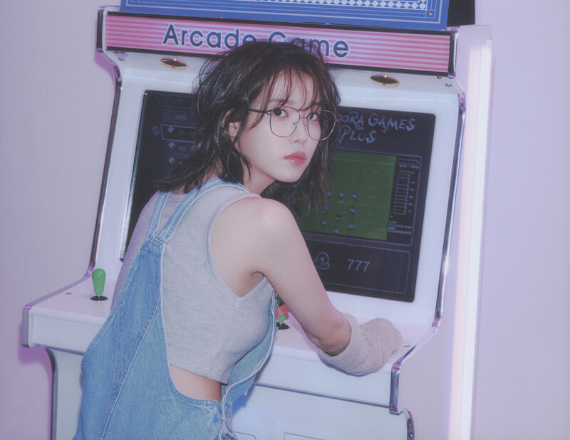 IU - 7th Official Fanclub Kit "UAENA" (Scans) documents 2