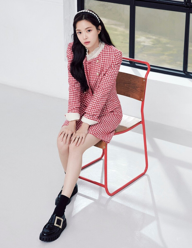 Son Naeun for JJ JIGOTT 2022 Fall Collection documents 5