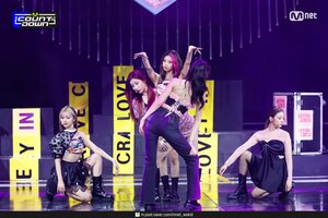 210930 ITZY - 'LOCO' at M Countdown