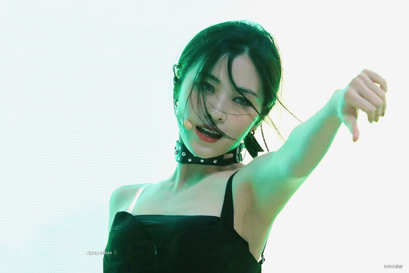 230520 ITZY Ryujin - Head In The Clouds Festival documents 1