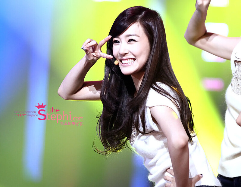 111230 Girls' Generation Tiffany at KBS Song Festival documents 4