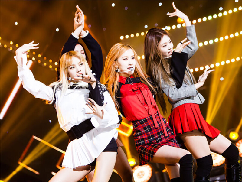 161117 BLACKPINK - “PLAYING WITH FIRE” on SBS Inkigayo documents 19