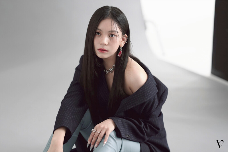 211116 BPM Entertainment Naver Post - VIVIZ Dazed Photoshoot Behind documents 18