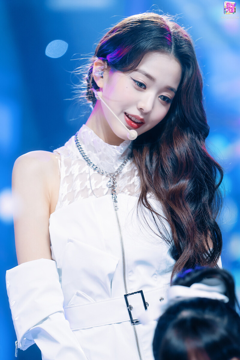 211212 IVE Wonyoung - "ELEVEN" at Inkigayo documents 7