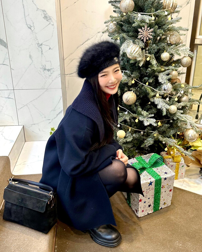 231230 Red Velvet Joy Instagram Update documents 4