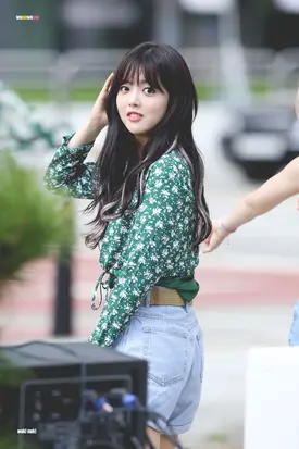 190825 Weki Meki Suyeon at 'WEEK END LOL' Inkigayo mini fanmeeting