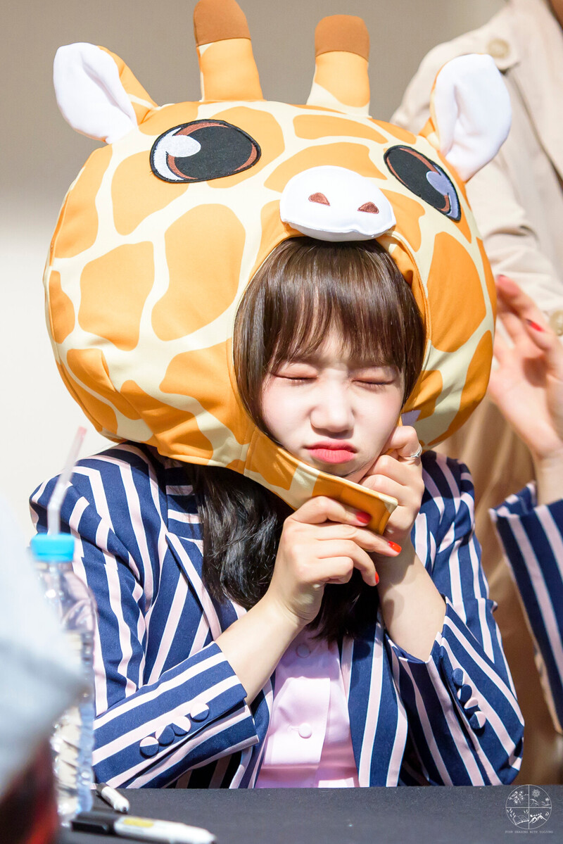 180401 Weki Meki Yoojung at Songpa & Jungu 'Lucky' Fansigns documents 4