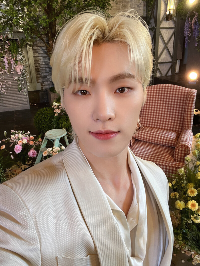 230526 SEVENTEEN Weverse Update - Joshua, Dino, DK documents 3