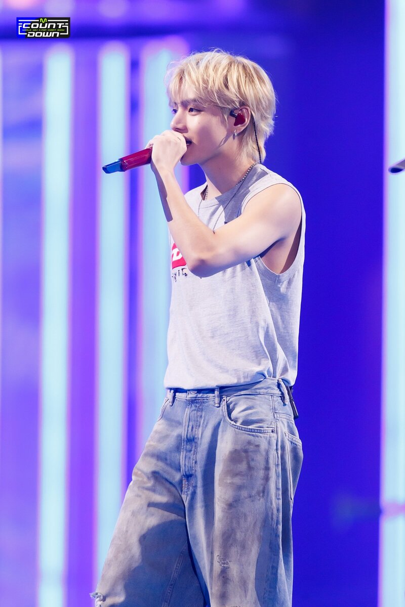 230914 BTS V -  'Slow Dancing' at M Countdown documents 25
