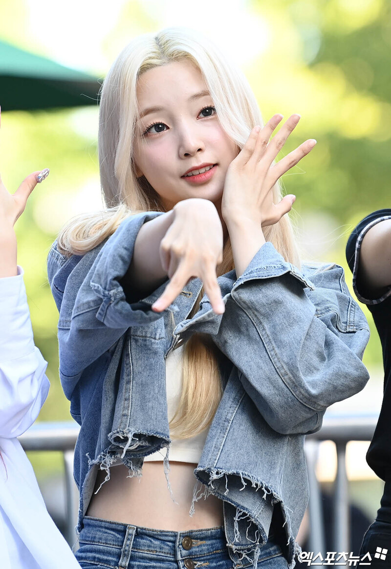 220902 Rocket Punch Yeonhee - Music Bank Commute documents 6