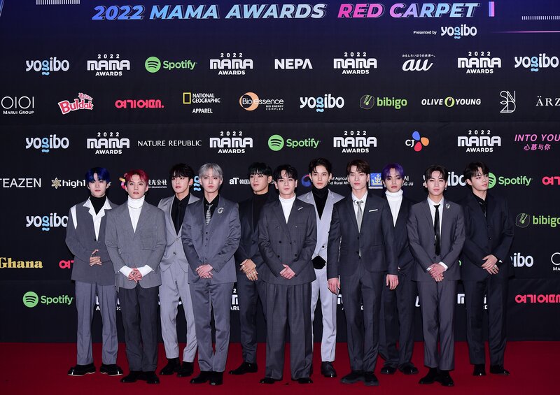 221129 JO1 at MAMA 2022Red Carpet documents 2