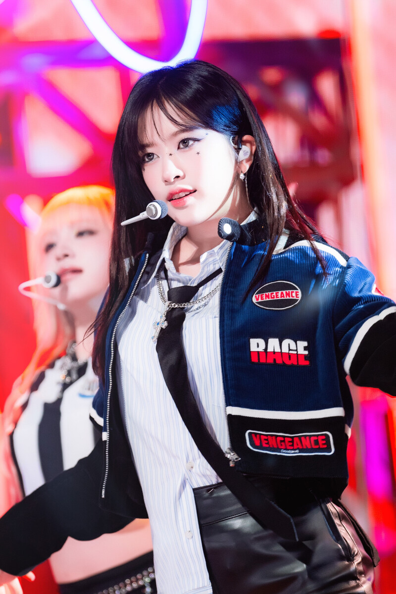 231025 IVE's Yujin - 'Baddie' + 'Off the Record' at SBS INKIGAYO documents 3