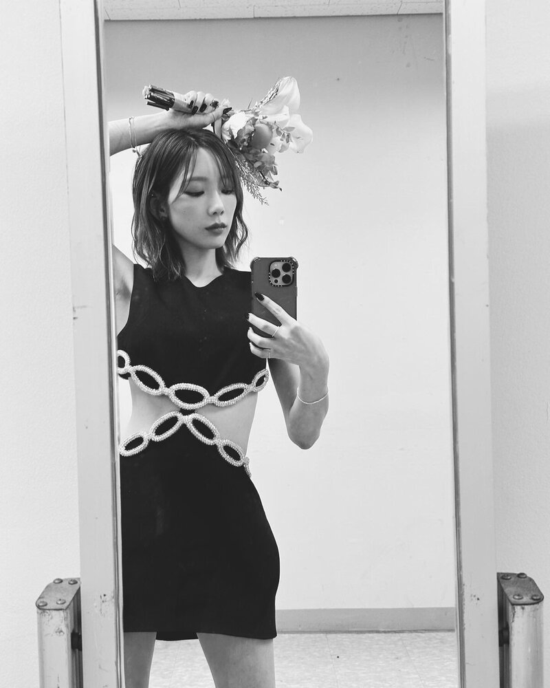 221108 Taeyeon Instagram Update documents 1