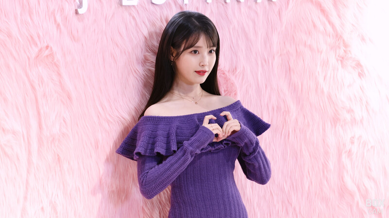 231119 IU at J.Estina Fansign Event documents 10