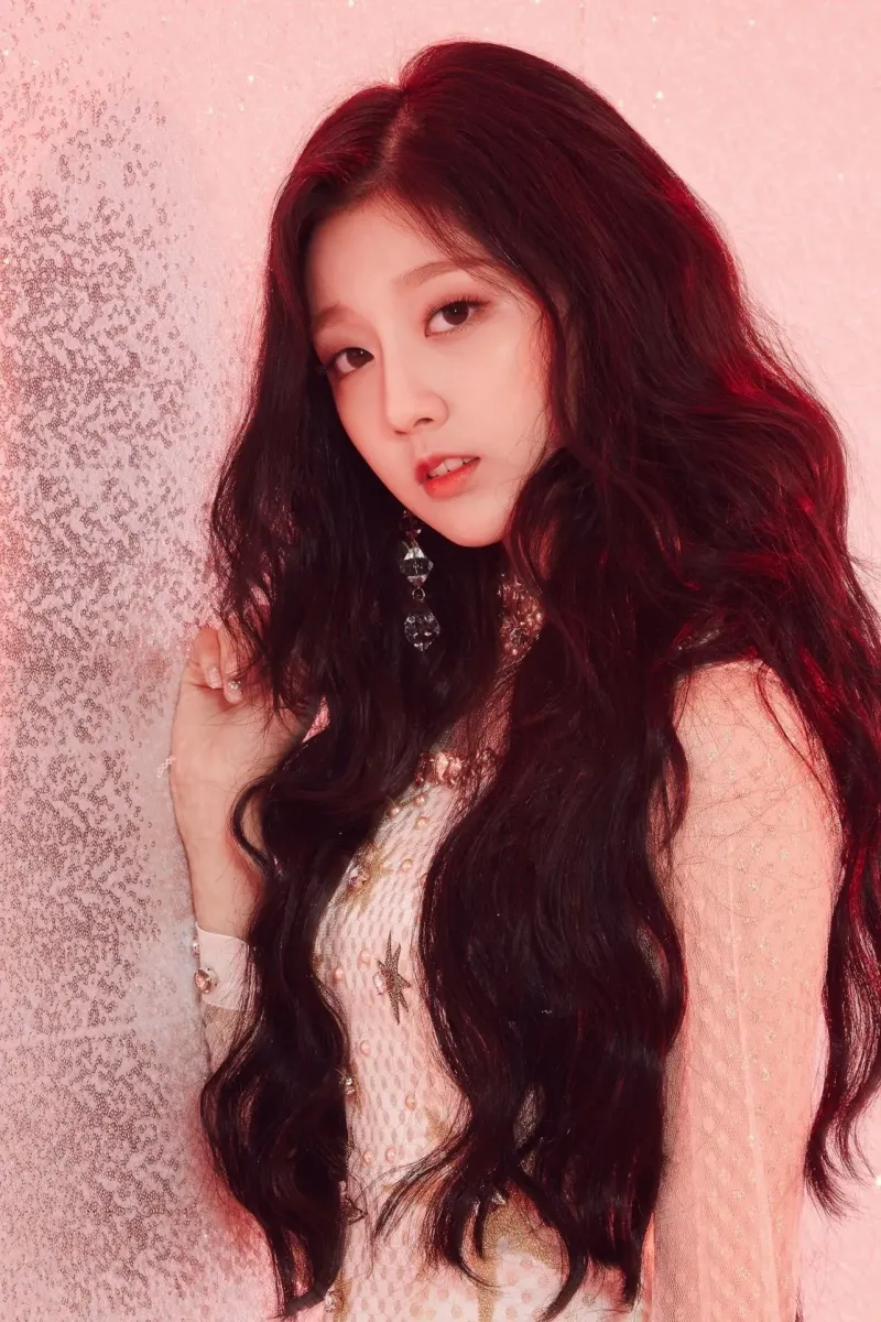 Lovelyz_Yein_Fall_in_Lovelyz_1.jpg