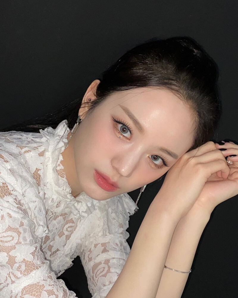 220123 fromis_9 Gyuri Instagram Update documents 1