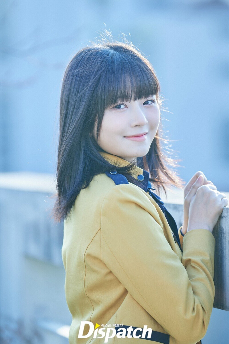 220214 IVE Rei - Graduation Photoshoot by Dispatch documents 17