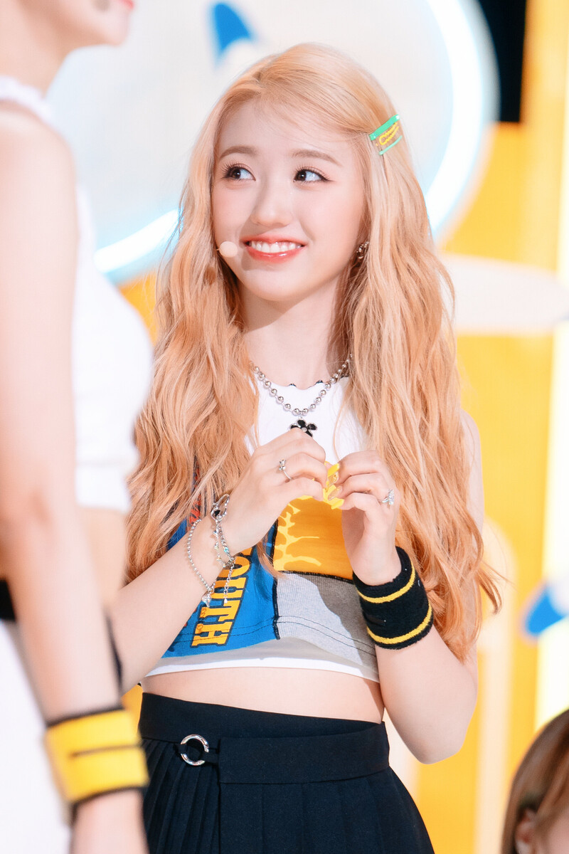 220703 Kep1er Yeseo 'Up!' at Inkigayo documents 5