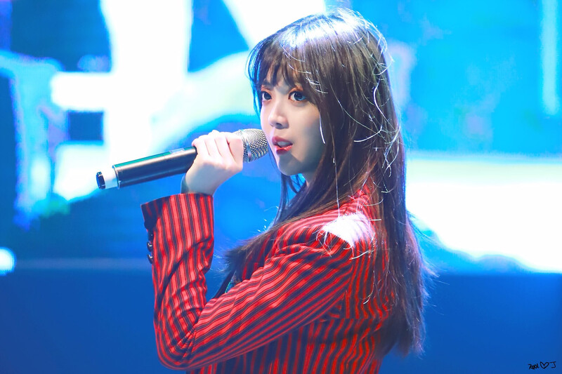 180508 Weki Meki Suyeon at Kyungsung University Festival documents 2