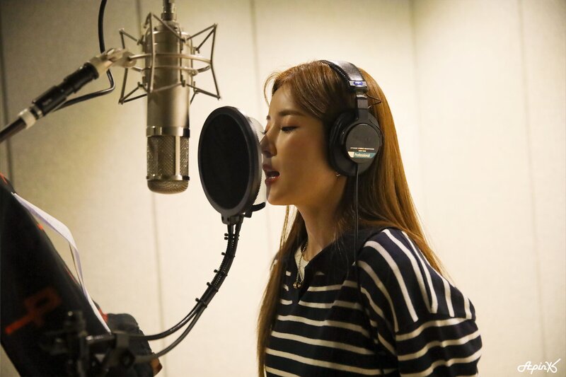 220420 IST Naver post - APINK 'I want you to be happy' recording behind documents 26