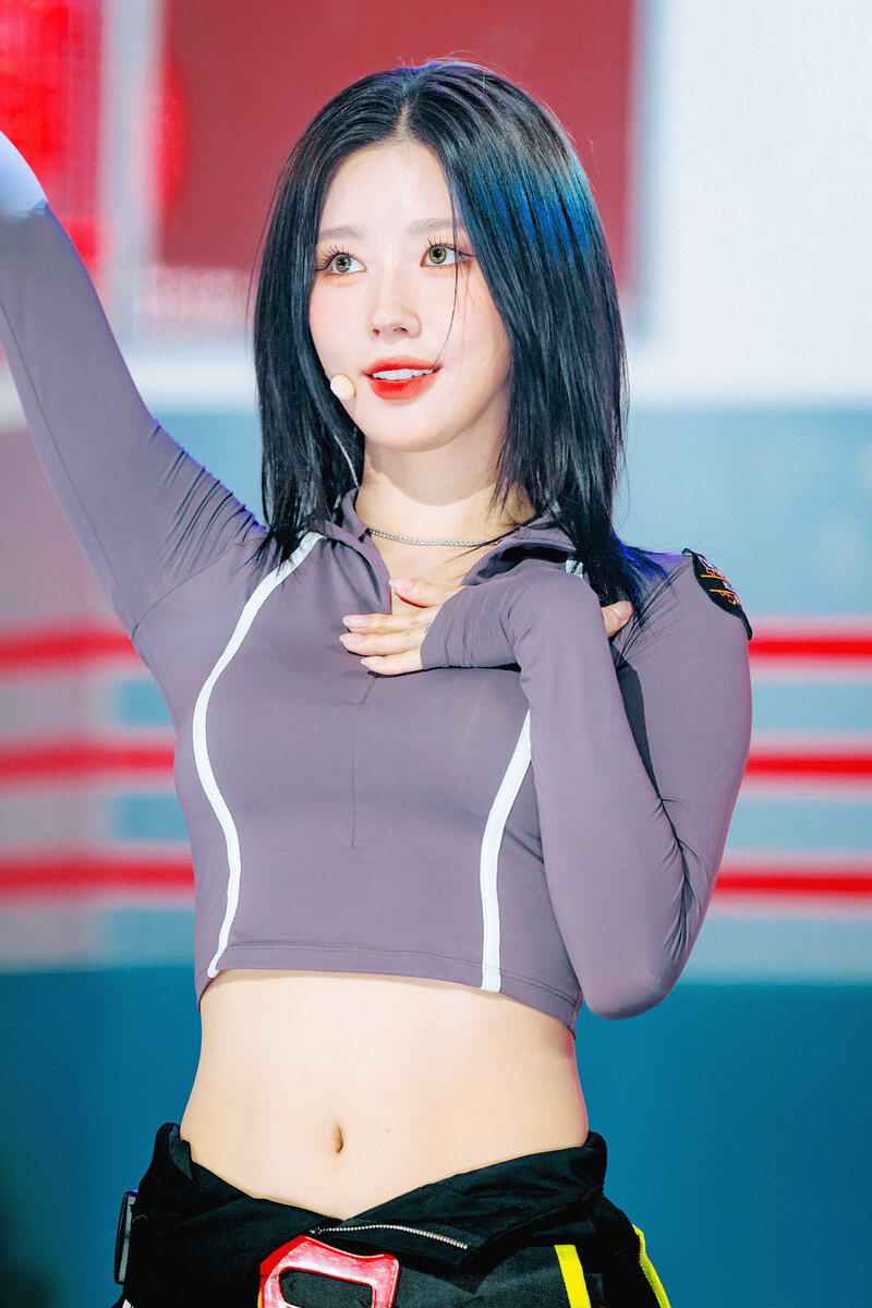 240714 (G)I-DLE Miyeon - ‘Klaxon’ at Inkigayo documents 7