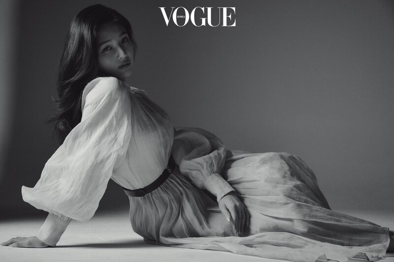 Red Velvet Joy for Vogue Korea Magazine September 2021 Issue documents 9