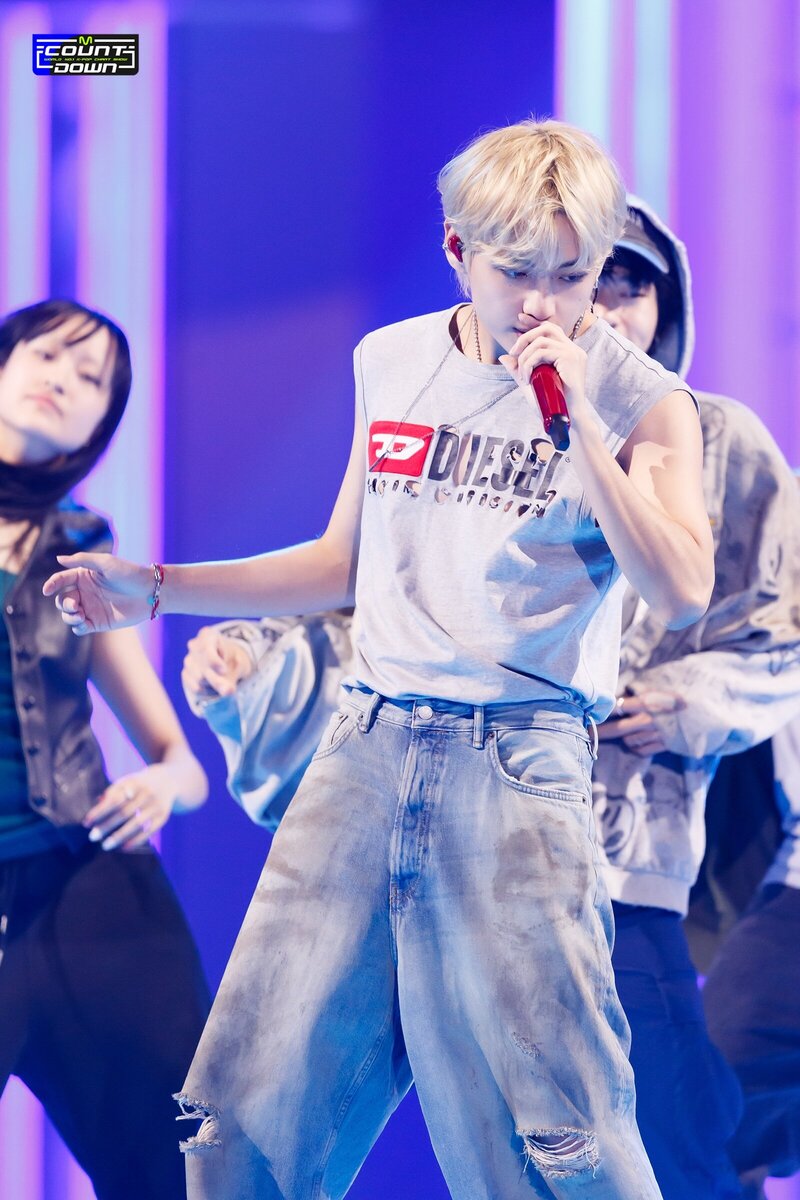 230914 BTS V -  'Slow Dancing' at M Countdown documents 22
