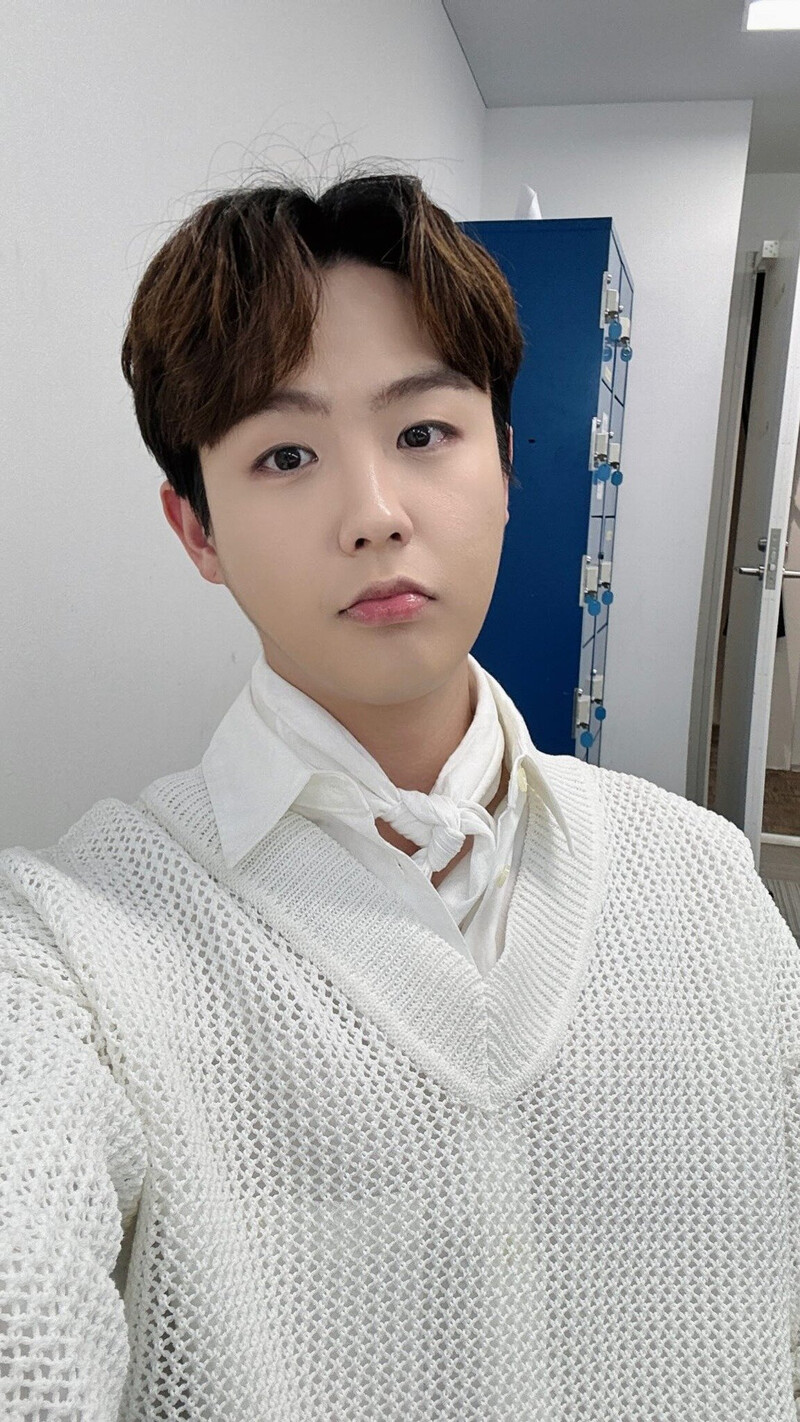 240104 DGNA Injun Instagram story update documents 2