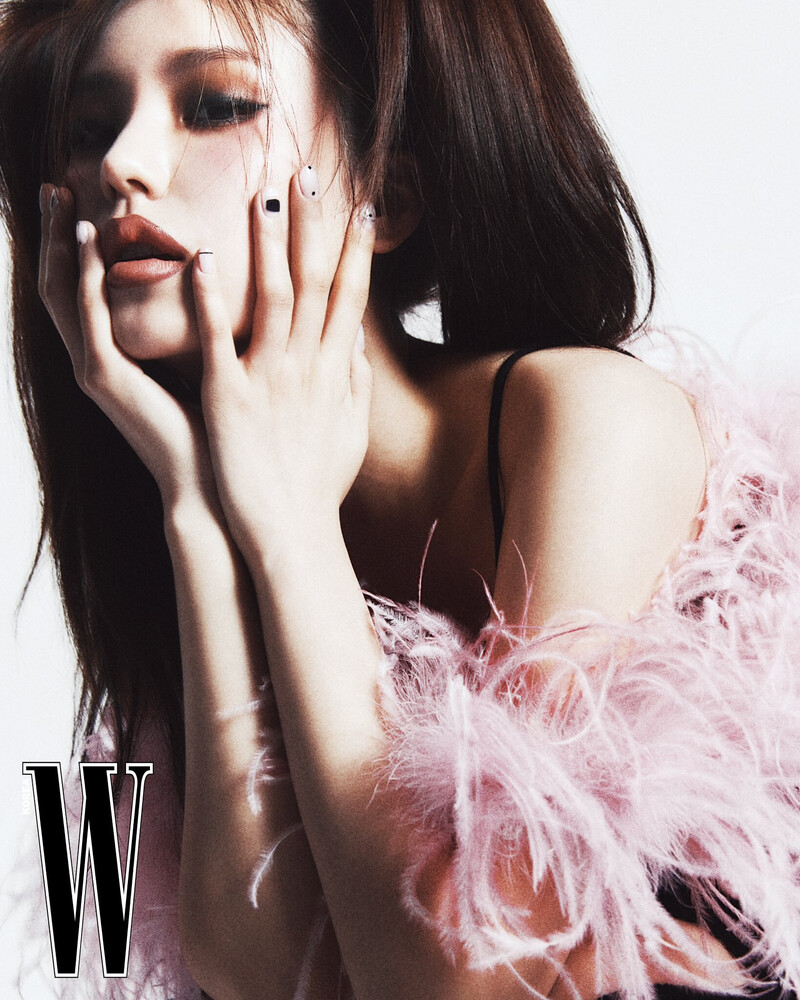 ITZY YEJI for W Korea April Issue 2023 documents 4