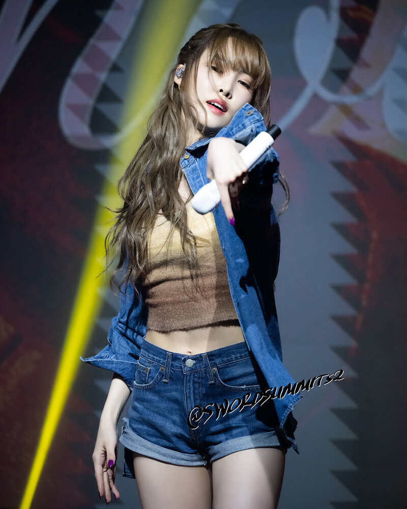 230307 Yuju at 'O' Showcase documents 9