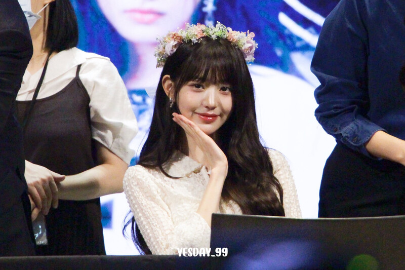 231112 WONYOUNG AT FANSIGN EVENT | kpopping