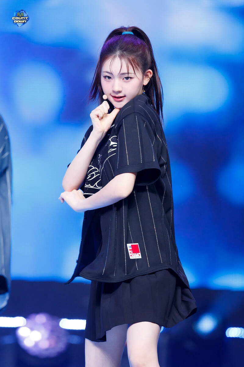 240523 tripleS Yeonji - 'Girls Never Die' at M COUNTDOWN documents 4