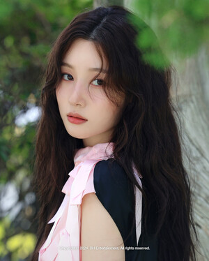 JUNG CHAEYEON Official Behind Photo for Marie Claire Korea October 2024 Issue