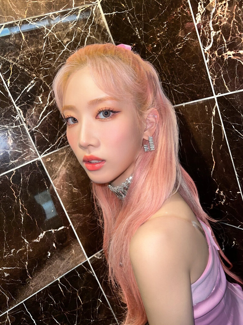 220622 LOONA Twitter Update - Kim Lip documents 4