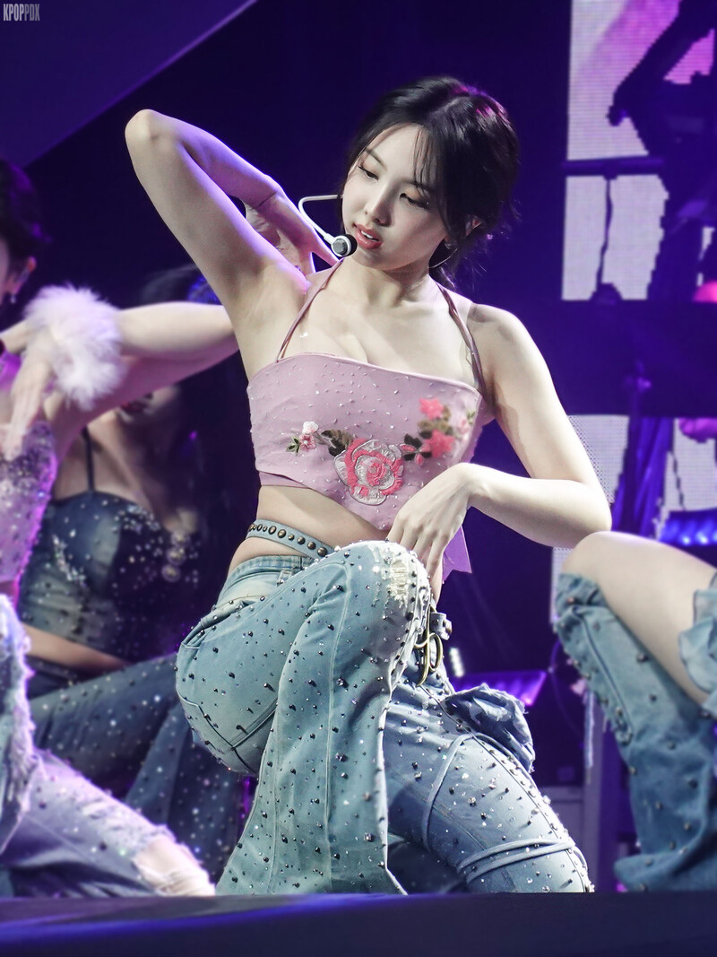 230613 TWICE Nayeon - ‘Ready To Be’ World Tour in Oakland Day 2 documents 2