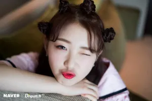 LOONA Yeojin Debut Mini Album "+ +" Promotion Naver x Dispatch