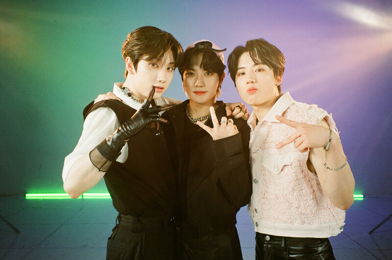 220430 MPD Twitter Update - JUST B Film Shots documents 3