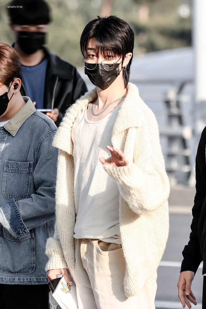 230515 SEVENTEEN The8 at Incheon International Airport documents 6