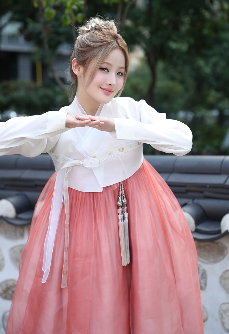 KISS OF LIFE Belle - 2024 Hanbok Interview Photos by News1 documents 3